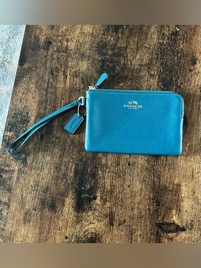 Coach Corner Zip Teal Wristlet